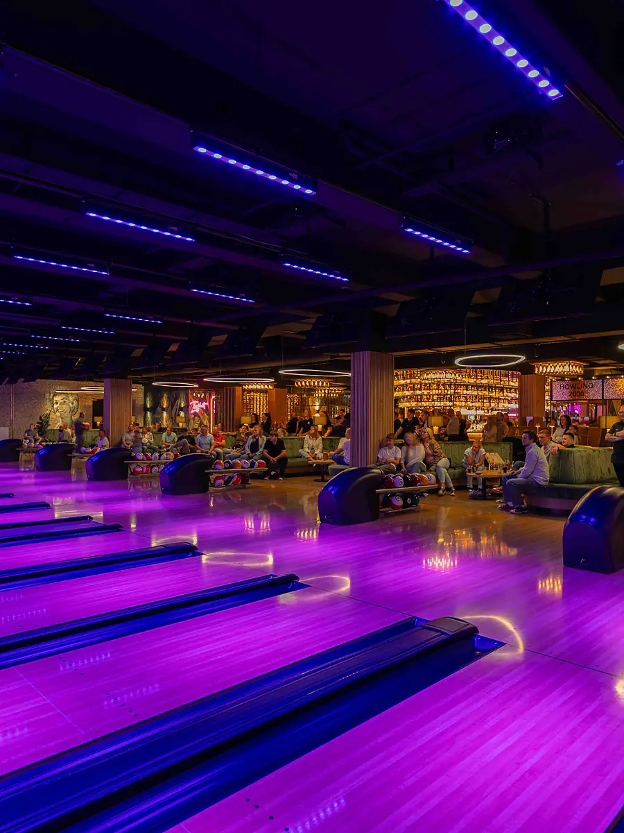 Bowl & Beats – Disco-Bowling mit Lichtshow bei Bowling 2000